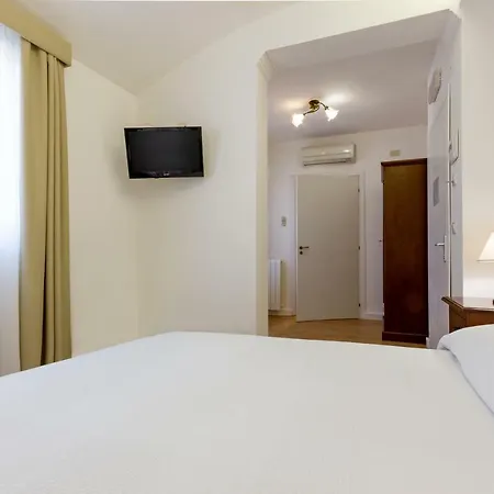 Casale Pensión 4*